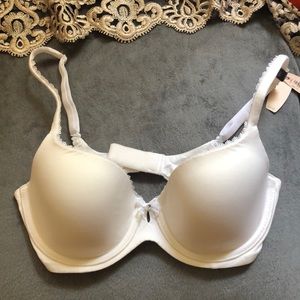 BNWT White Victoria’s Secret Bra